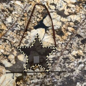 Hanging chain holder